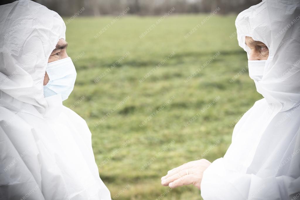 A száj-és körömfájásjárvány megfékezésével kapcsolatos munkát ellenőrizte Orbán Viktor Kisbajcson 