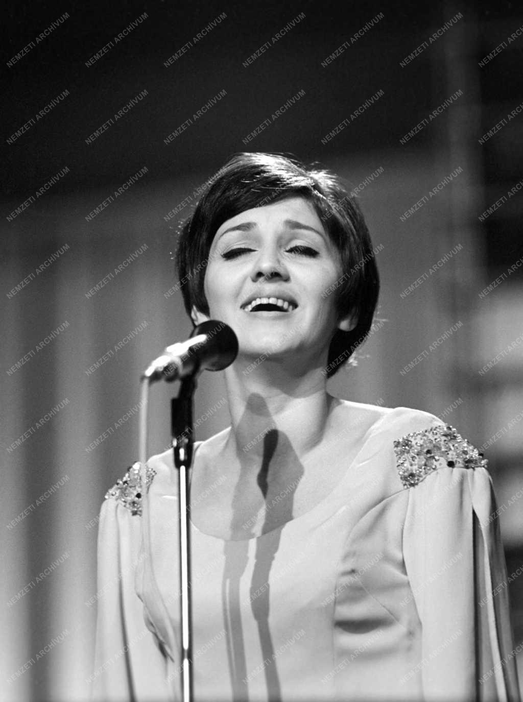 Táncdalfesztivál 1968. A Madách Színházban megkezdődtek a Táncdalfesztivál elődöntői.