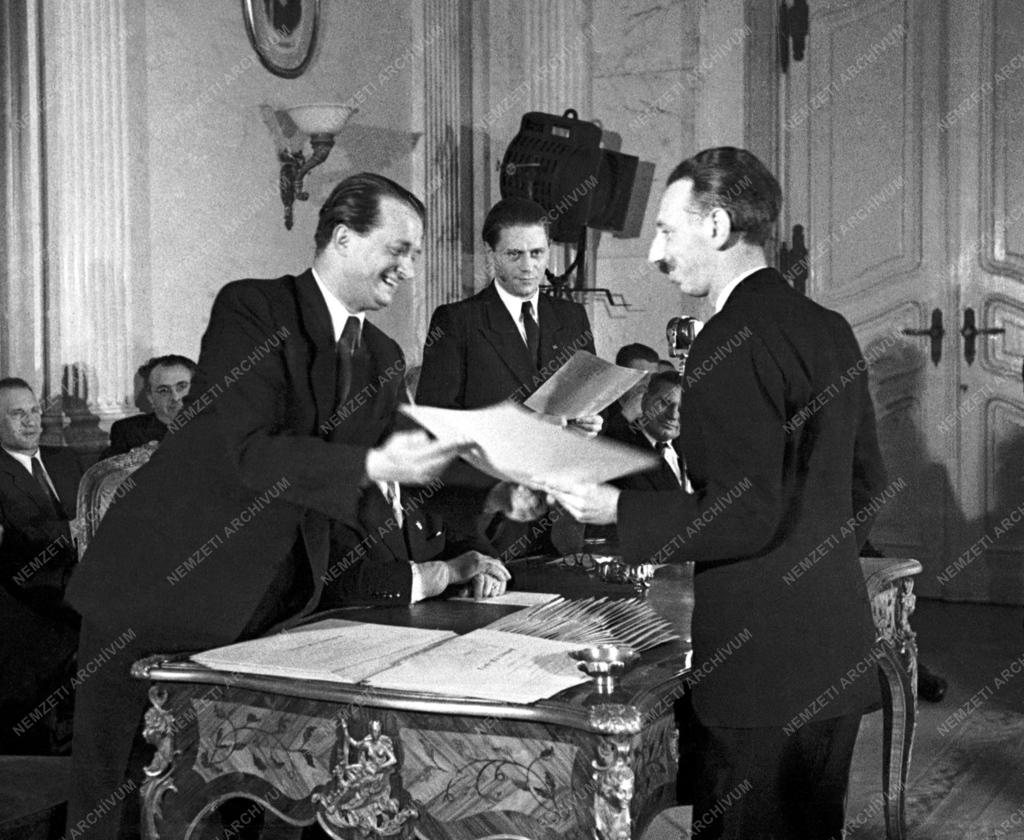 Kitüntetés - A Kossuth-díj kiosztása