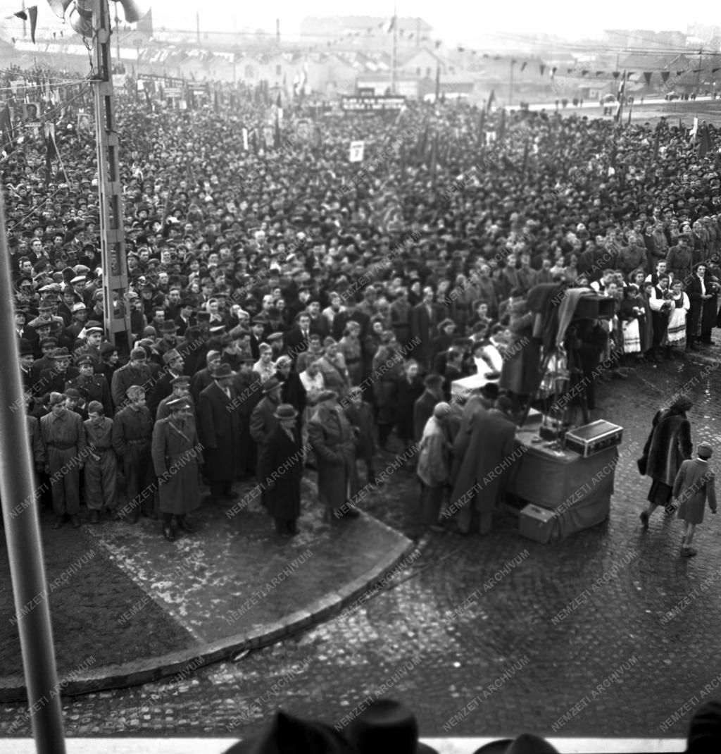 Ünnep - Közlekedés - A Sztálin híd avatása 