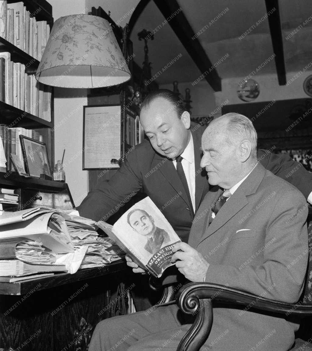 Érdekesség - Történelem - Egykori nyilas párttag az NSZK diplomatája Izraelben