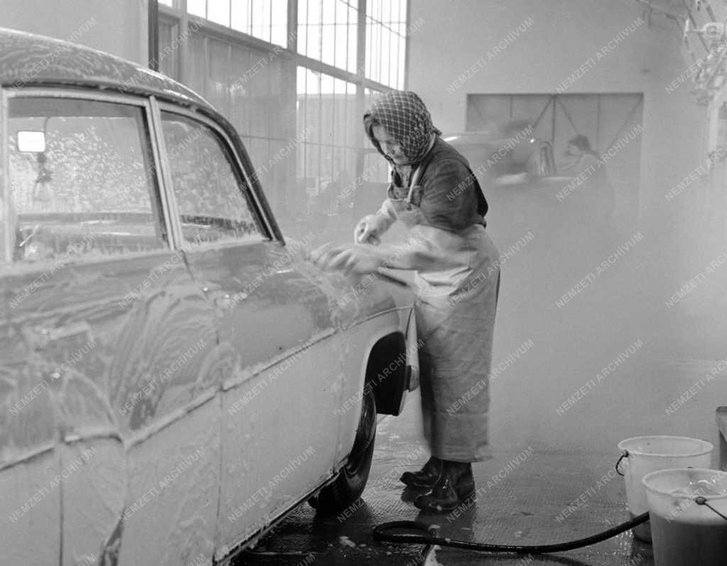 Szolgáltatás - Fővárosi Köztisztasági Hivatal új autótisztító állomása