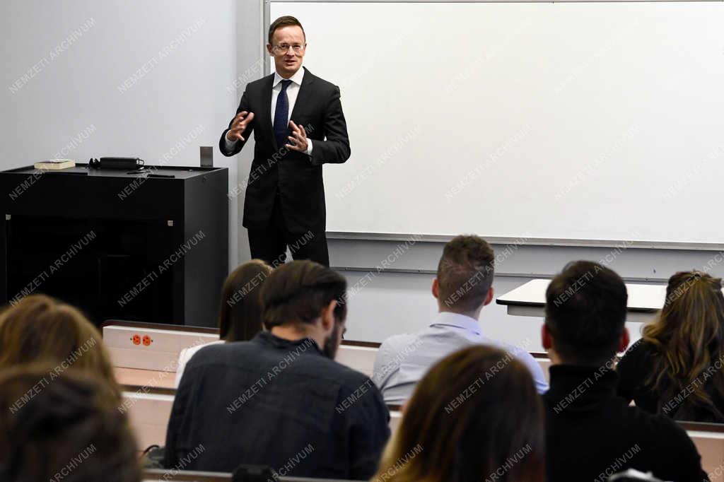 Szijjártó Péter Charlestonban
