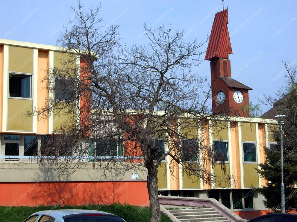 Városkép - Százhalombatta - Kulturális Központ épülete