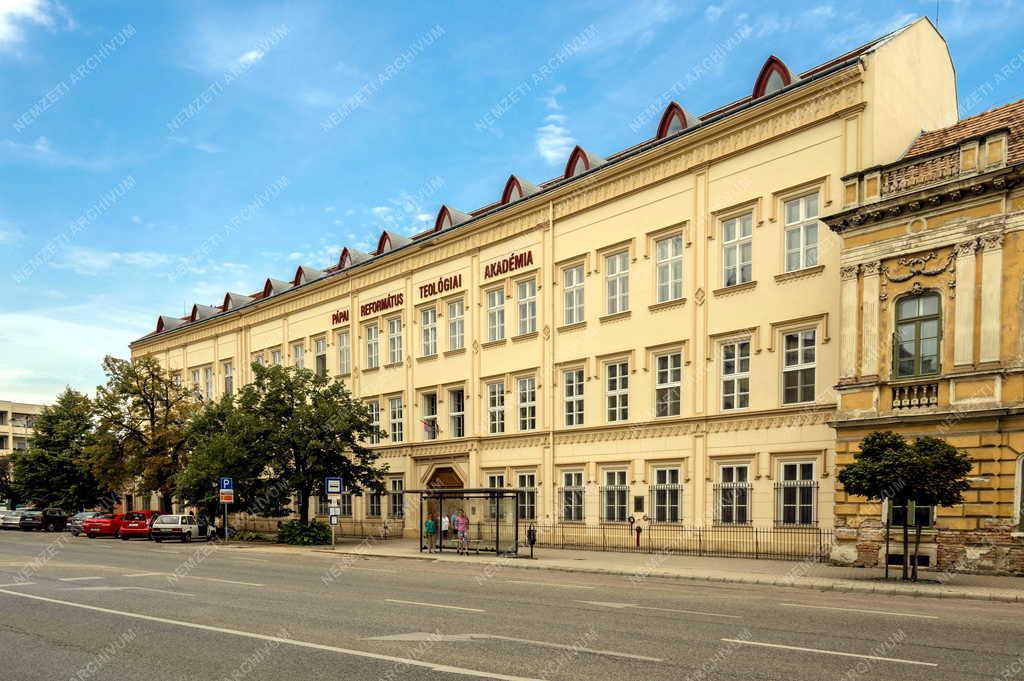Városkép - Pápa - Református Teológiai Akadémia