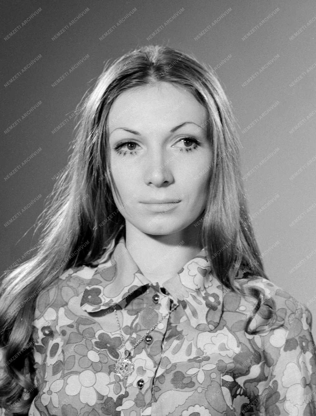 Bodnár Erika színésznő