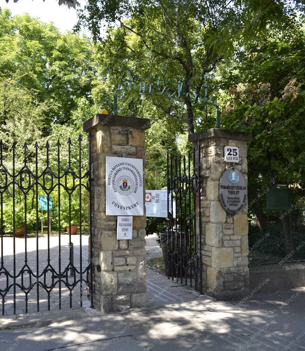 Városkép - Budapest - A Füvészkert bejárata