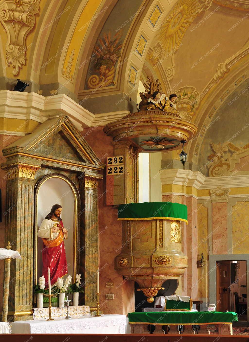 Gyöngyössolymos - Templombelső