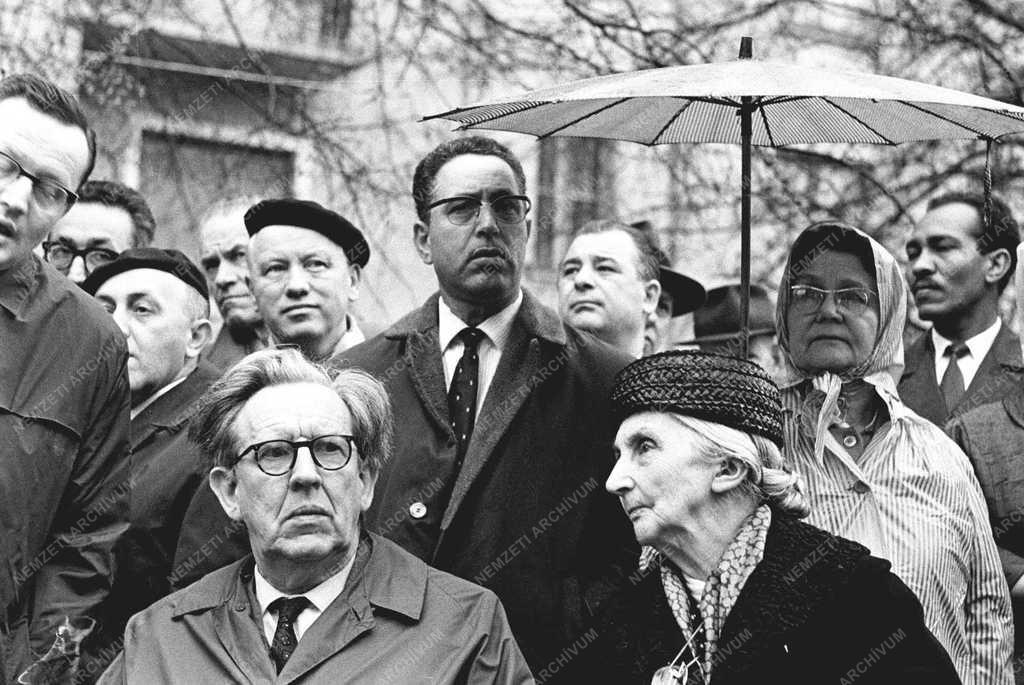 Évforduló - A Béke Világtanács megalakulásának 15. évfordulója