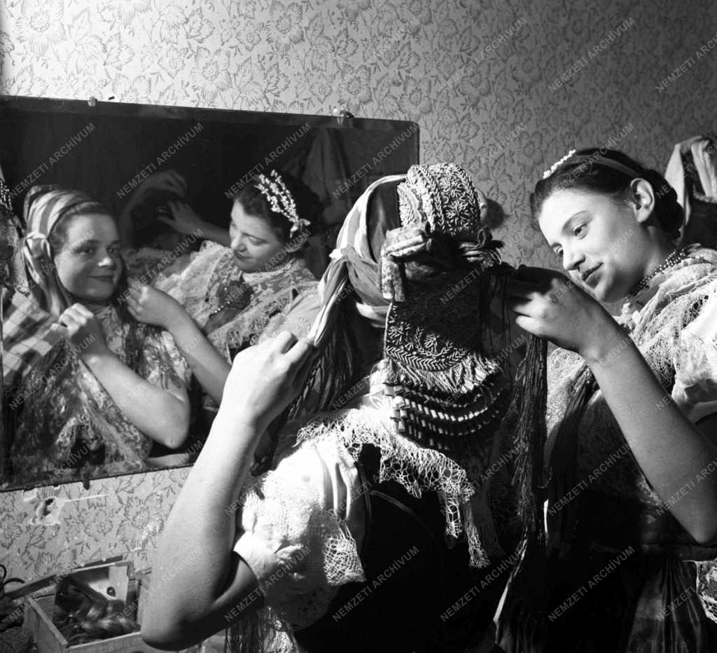 Az Állami Népi Együttes előadása