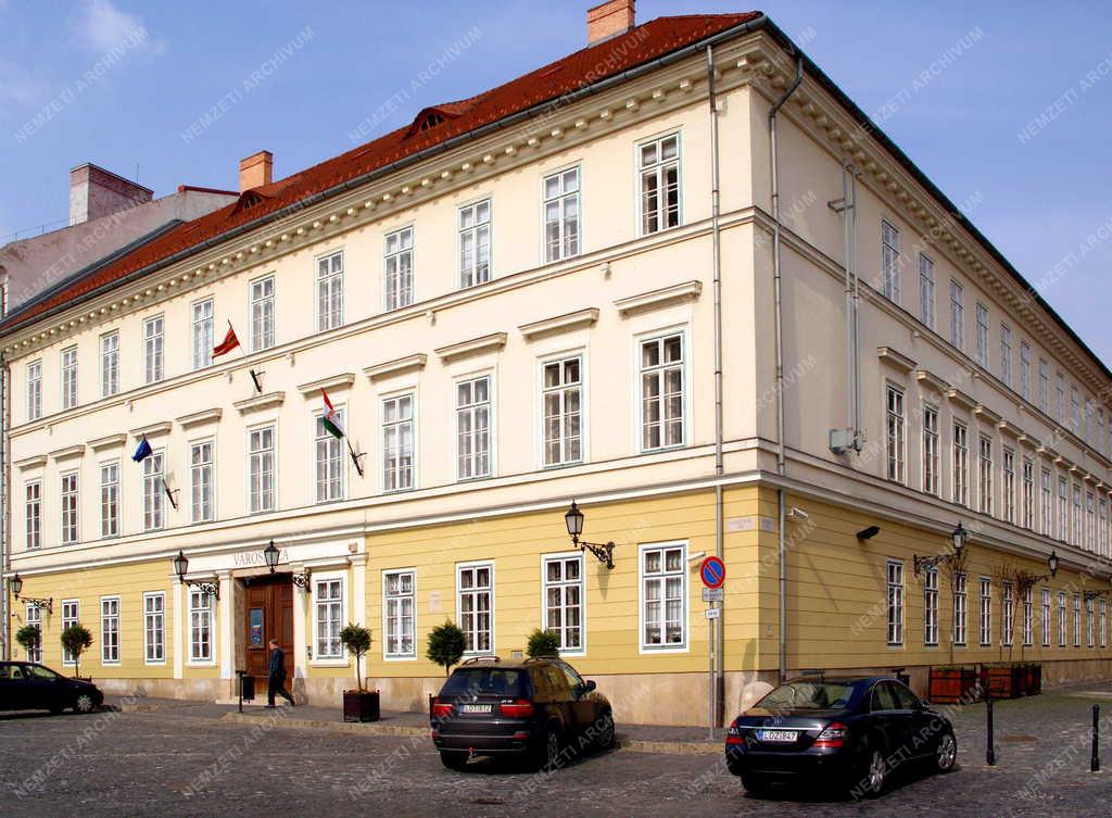 Budapest - Vár - Önkormányzat 