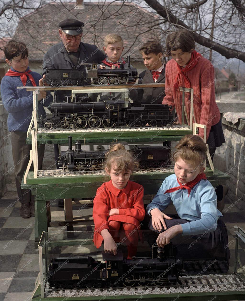 Hobbi - Mozdonymodelleket készít a nyugdíjas mozdonyvezető