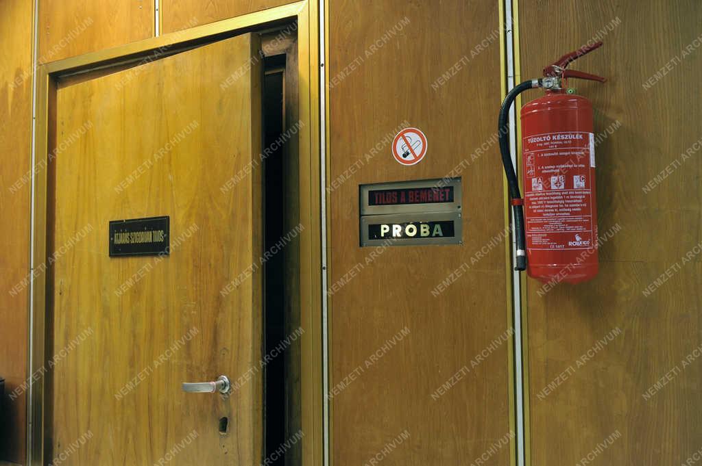 Sajtó - A Magyar Rádió Bródy Sándor utcai épülete