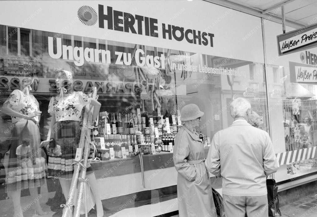Kereskedelem - Magyar Hetek Hoechstben