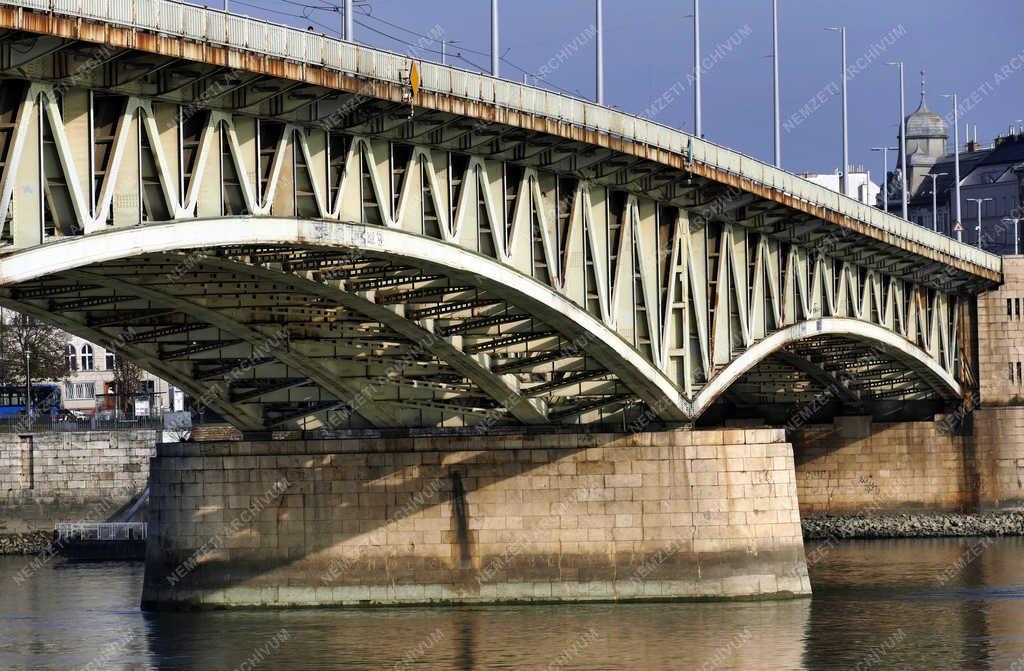 Közlekedés - Budapest - A Petőfi híd állapota
