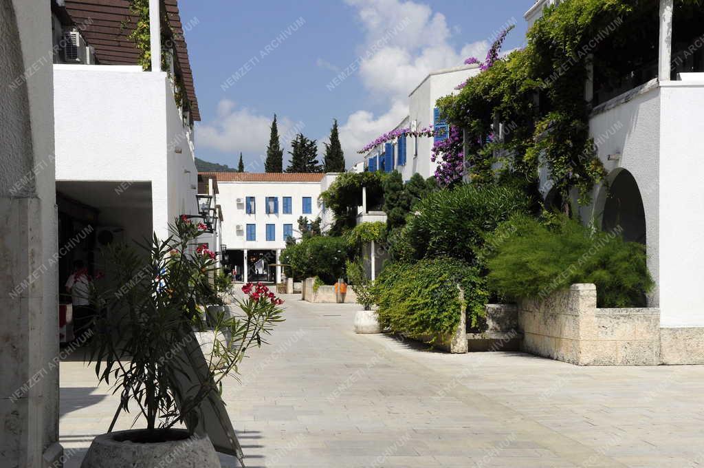 Budva - Slovenska Plaza