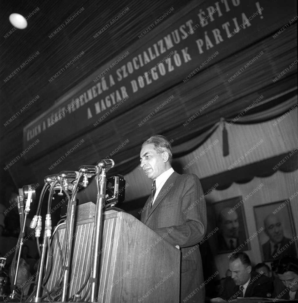 Belpolitika - Az MDP II. kongresszusa 
