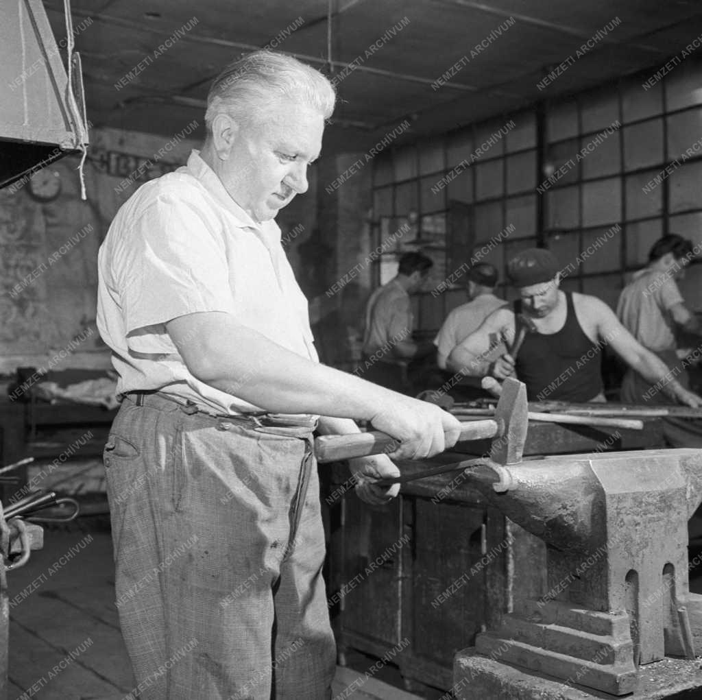 Kultúra - Személy - Bieber Károly kovácsművész