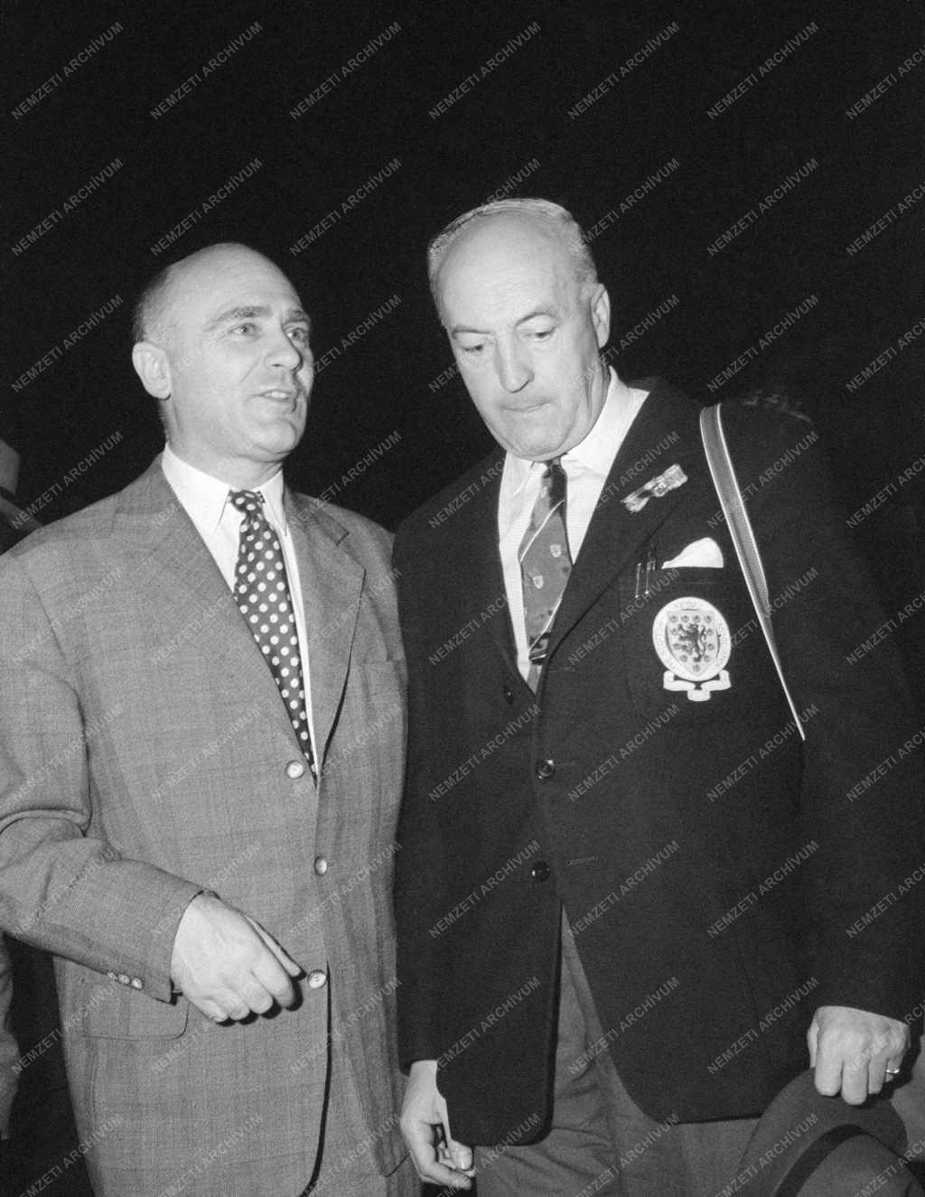 Sport - Labdarúgás - Budapestre érkezett a skót válogatott