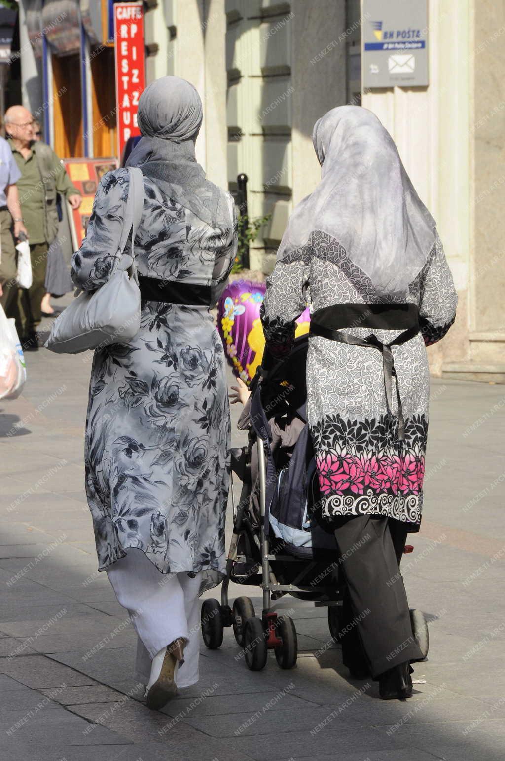 Modern népviselet - Szarajevó