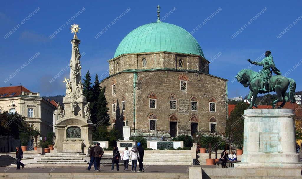Városkép - Pécs - A Széchenyi tér