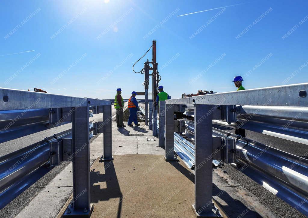 Közlekedés - Derecske - Az M35-ös autópálya építése