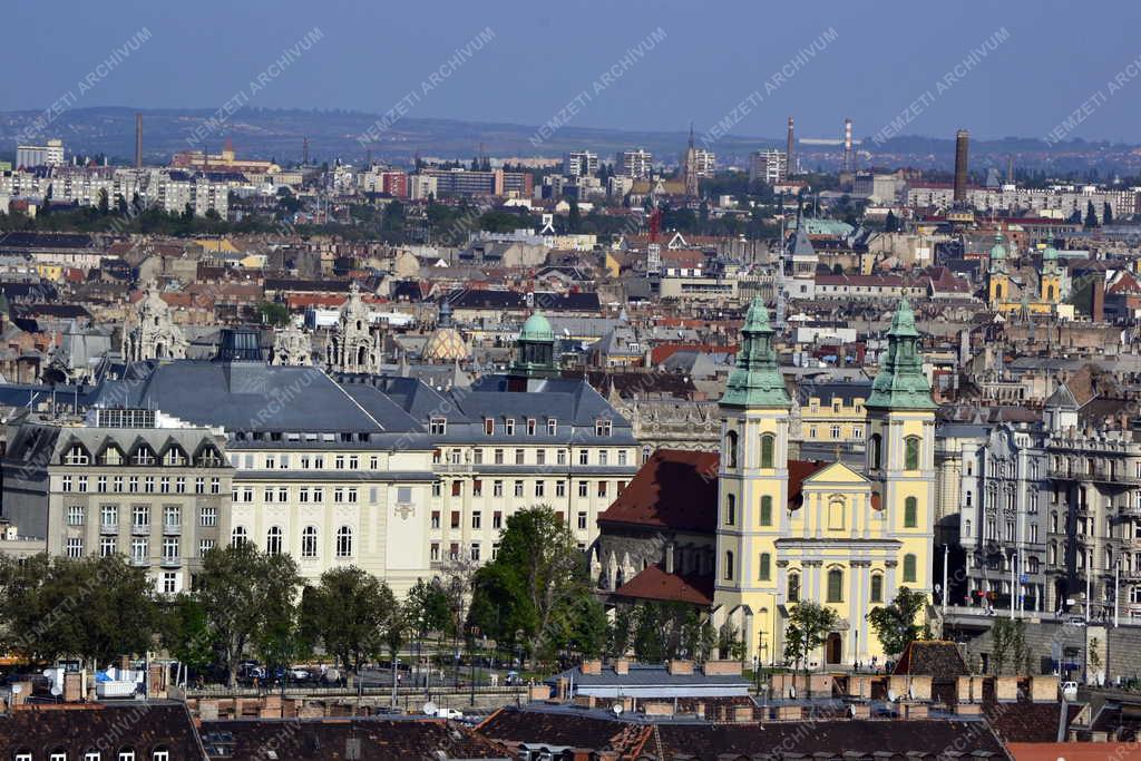 Városkép - Budapest - Belvárosi plébániatemplom