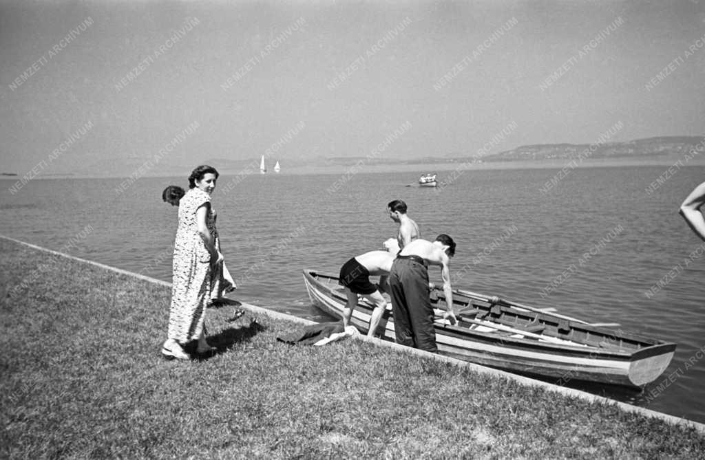 Vakáció - A Balatonlellei Sportüdülő strandja