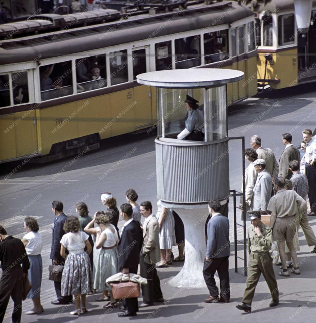 Városkép - Budapest - Rendőrbódé