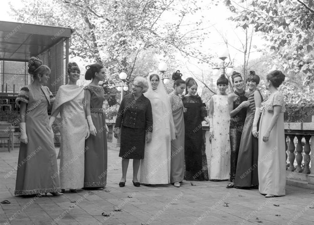 Divat - Különlegességi Divatszalon új kollekciója