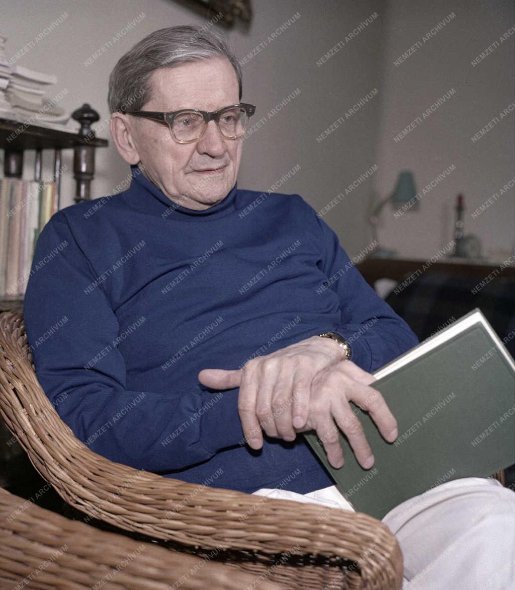 Egészségügy - Dr. Kettesy Aladár szemész orvos