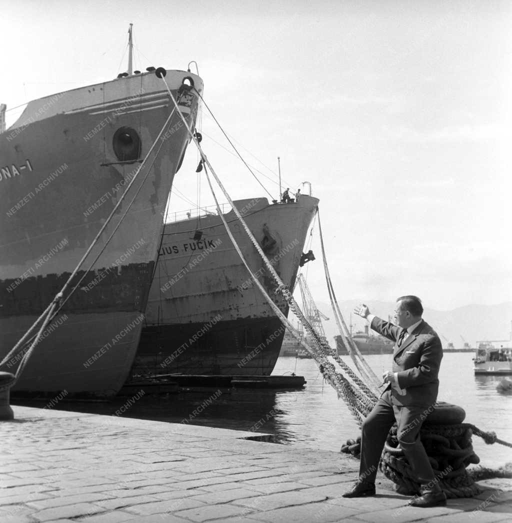 Városkép - Jugoszlávia - Rijekai kikötő