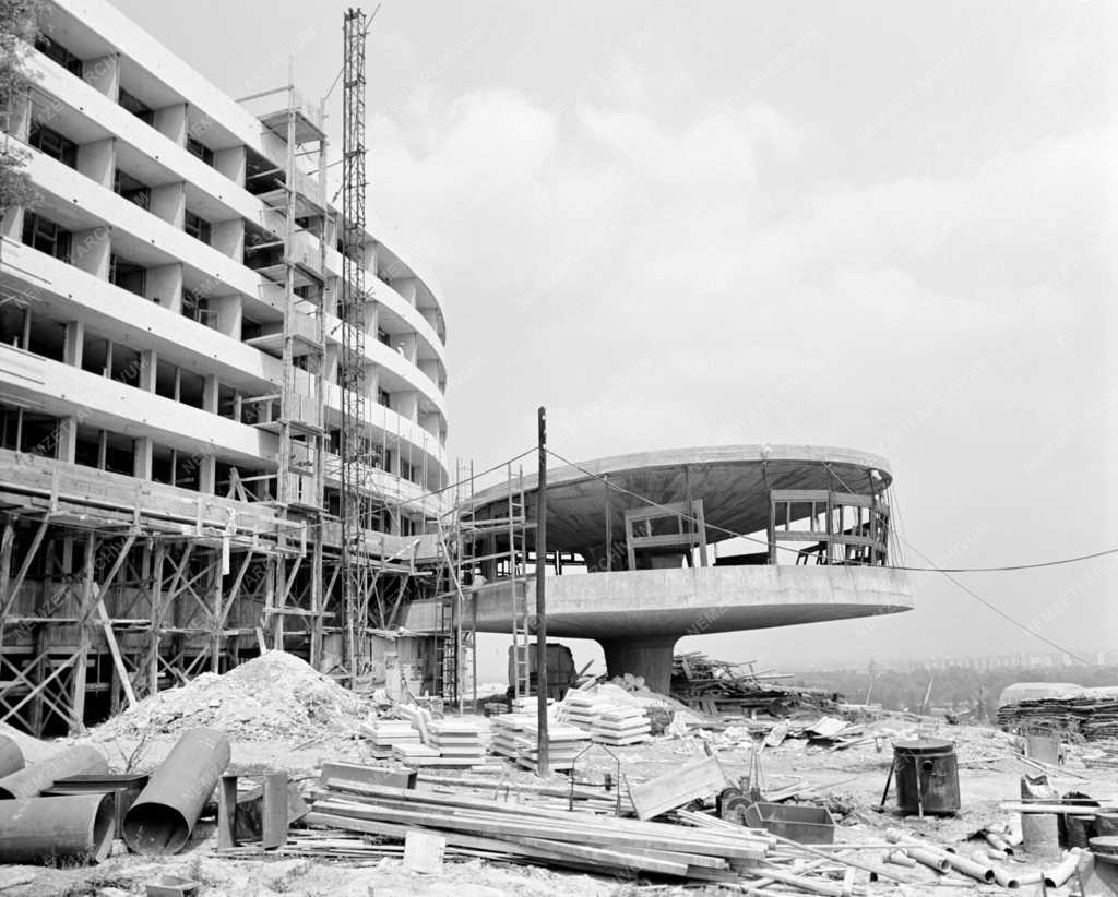 Építőipar - Új SZOT-üdülő épül a Rózsadombon