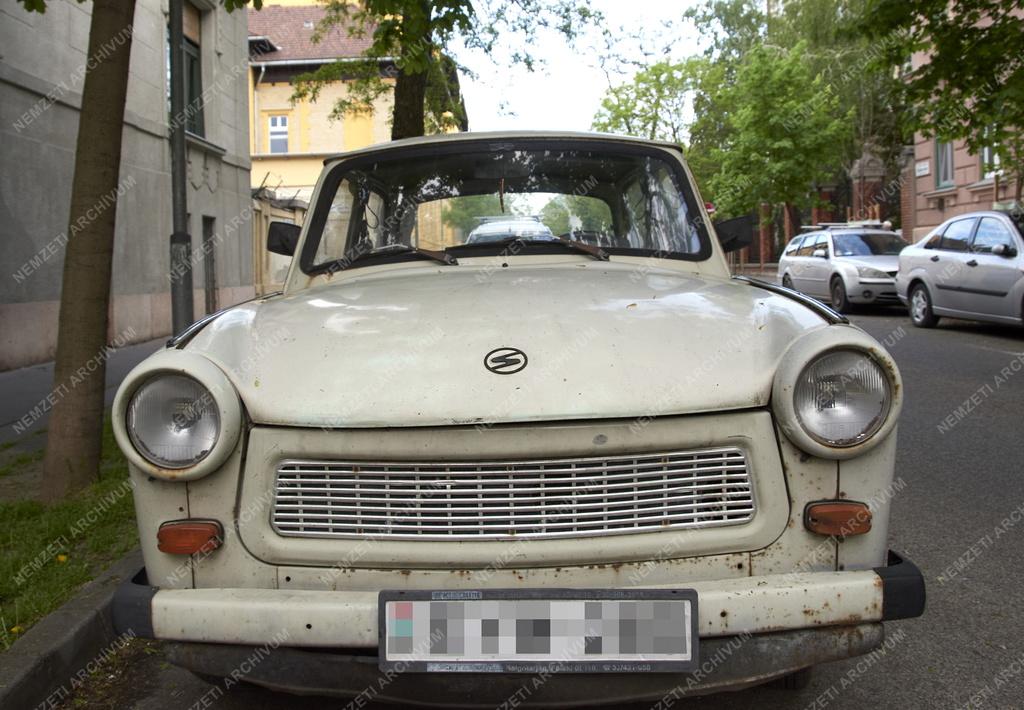 Közlekedés - Budapest - Trabant 601 típusú személyautó