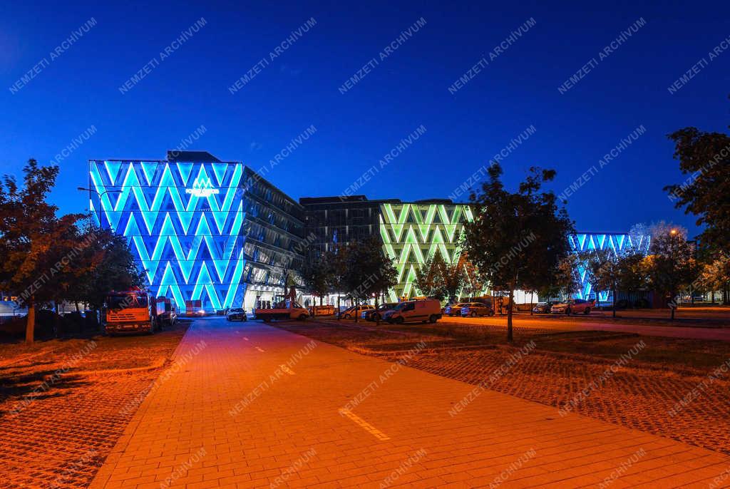 Építőipar - Debrecen - A Forest Offices műszaki átadása 