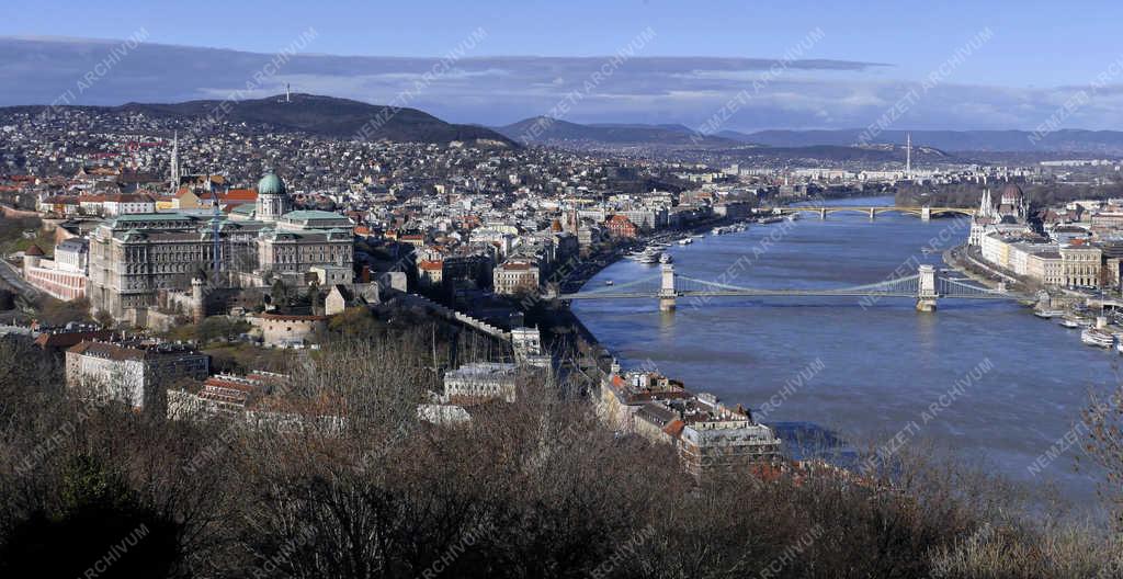 Városkép - Budapest - A Budai Vár és a Duna a Lánchíddal