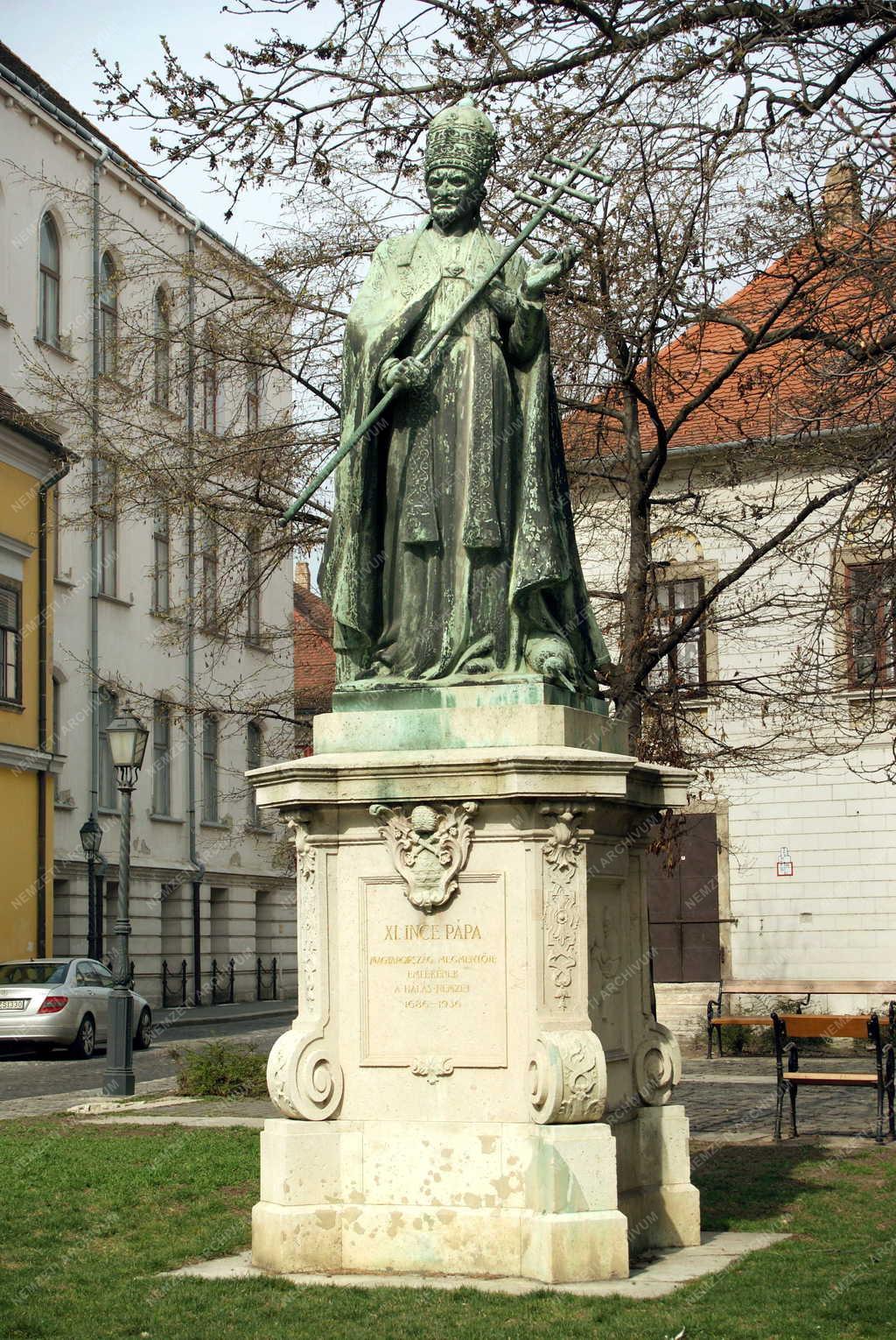 Budapest - Vár - Köztéri szobor