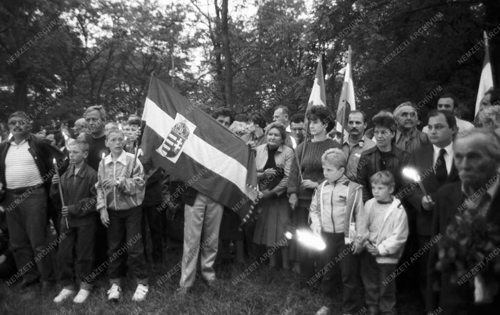 Megemlékezés - Emlékezés az 1956-os áldozatokra