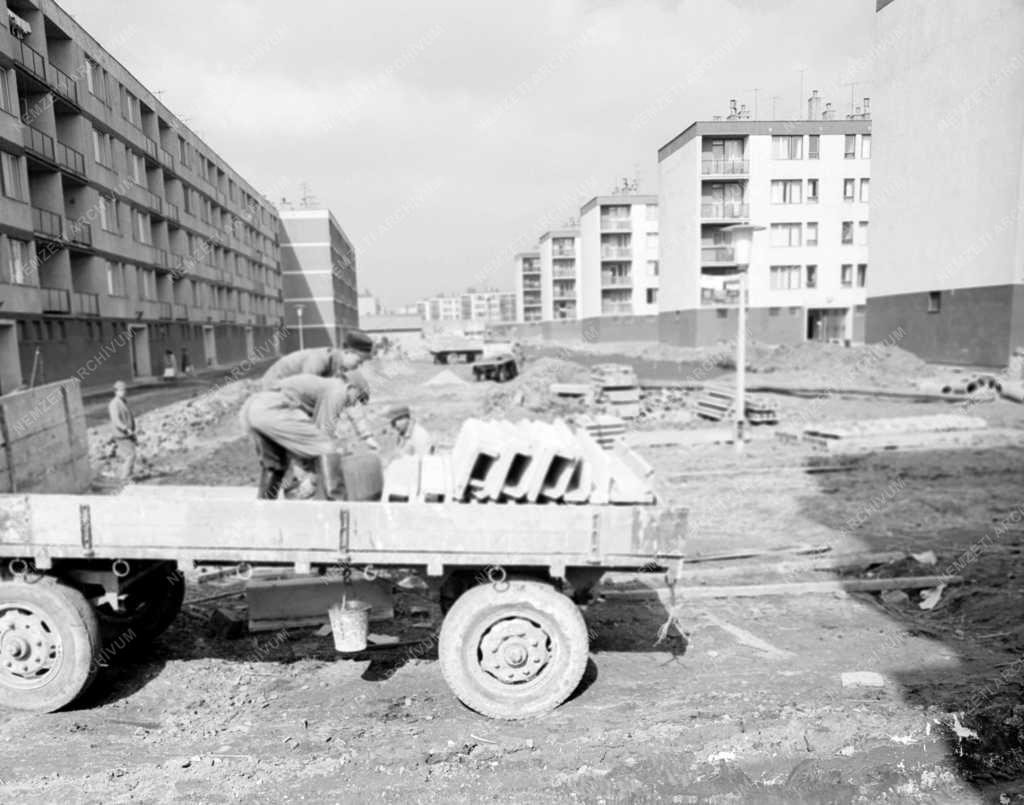 Városkép-életkép - Lakótelep épül Békéscsabán