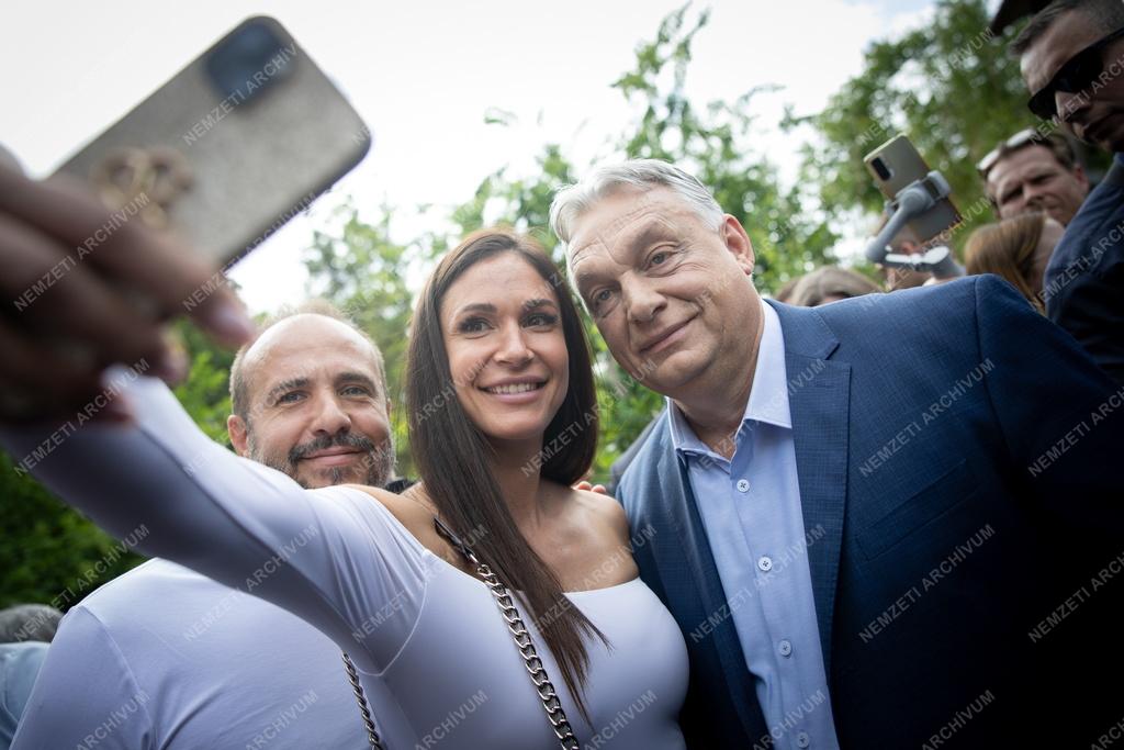 Voks 24 - Orbán Viktor országjáró kampánykörútja