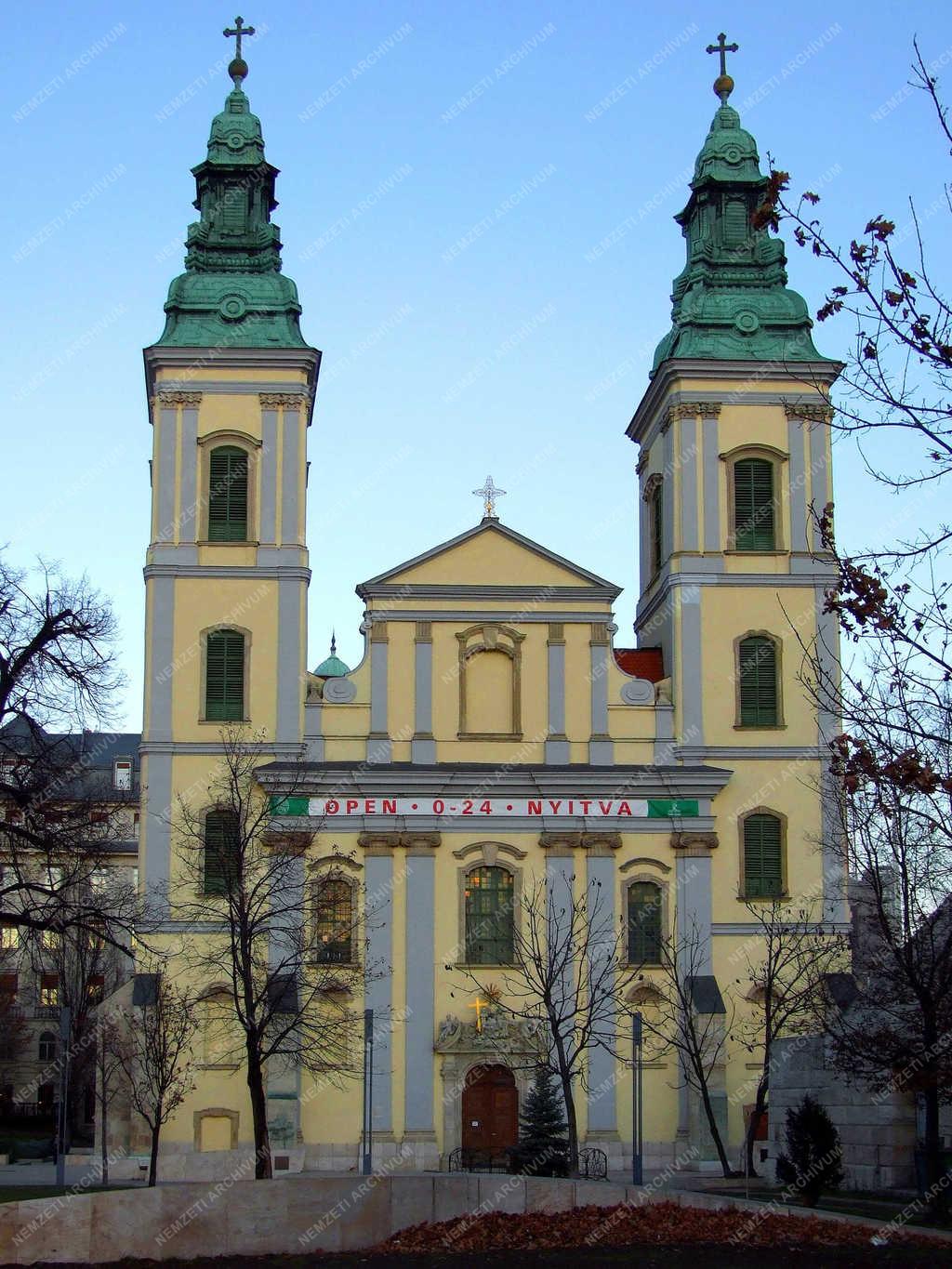 Egyházi épület - Budapest - Éjjel-nappal látogatható templom