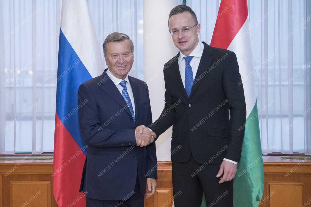 Szijjártó Péter a Gazprom elnökével tárgyalt