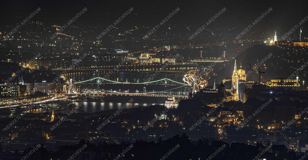 Városkép - Budapest - Esti látkép 