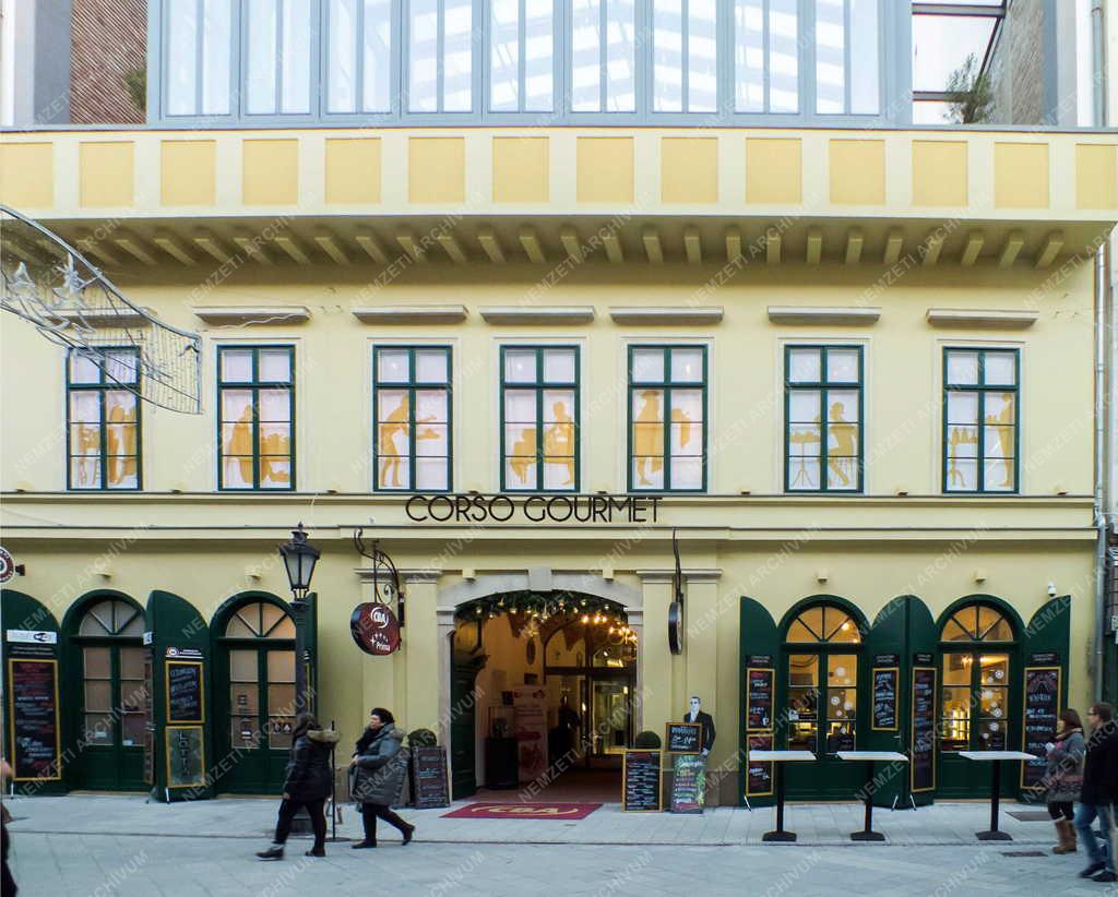 Budapest - A CBA Príma - Corso Gourmet üzlet épülete