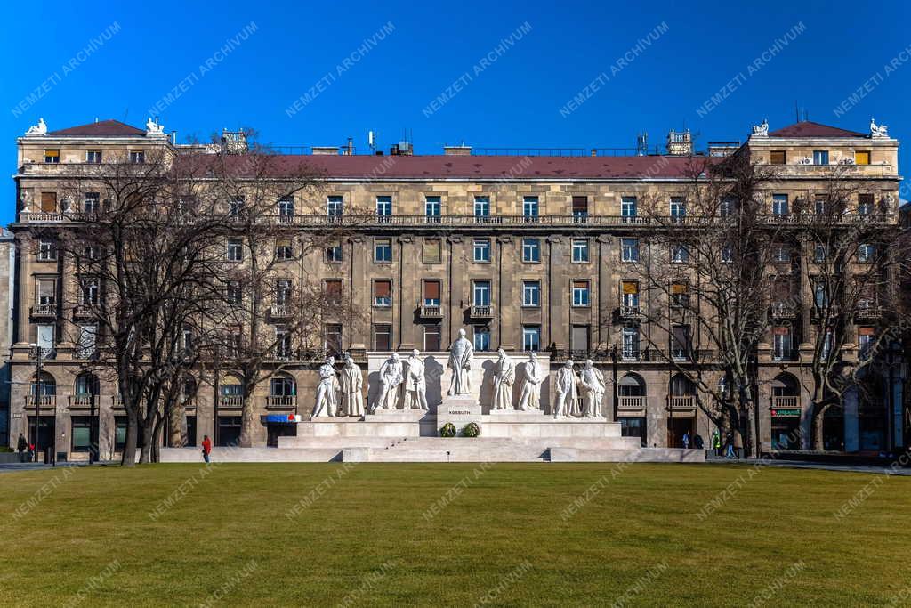 Műalkotás - Budapest - Kossuth Lajos emlékmű