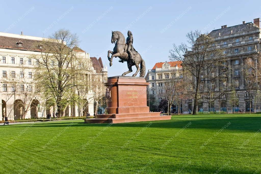 Műalkotás - Budapest -  Rákóczi Ferenc lovasszobra