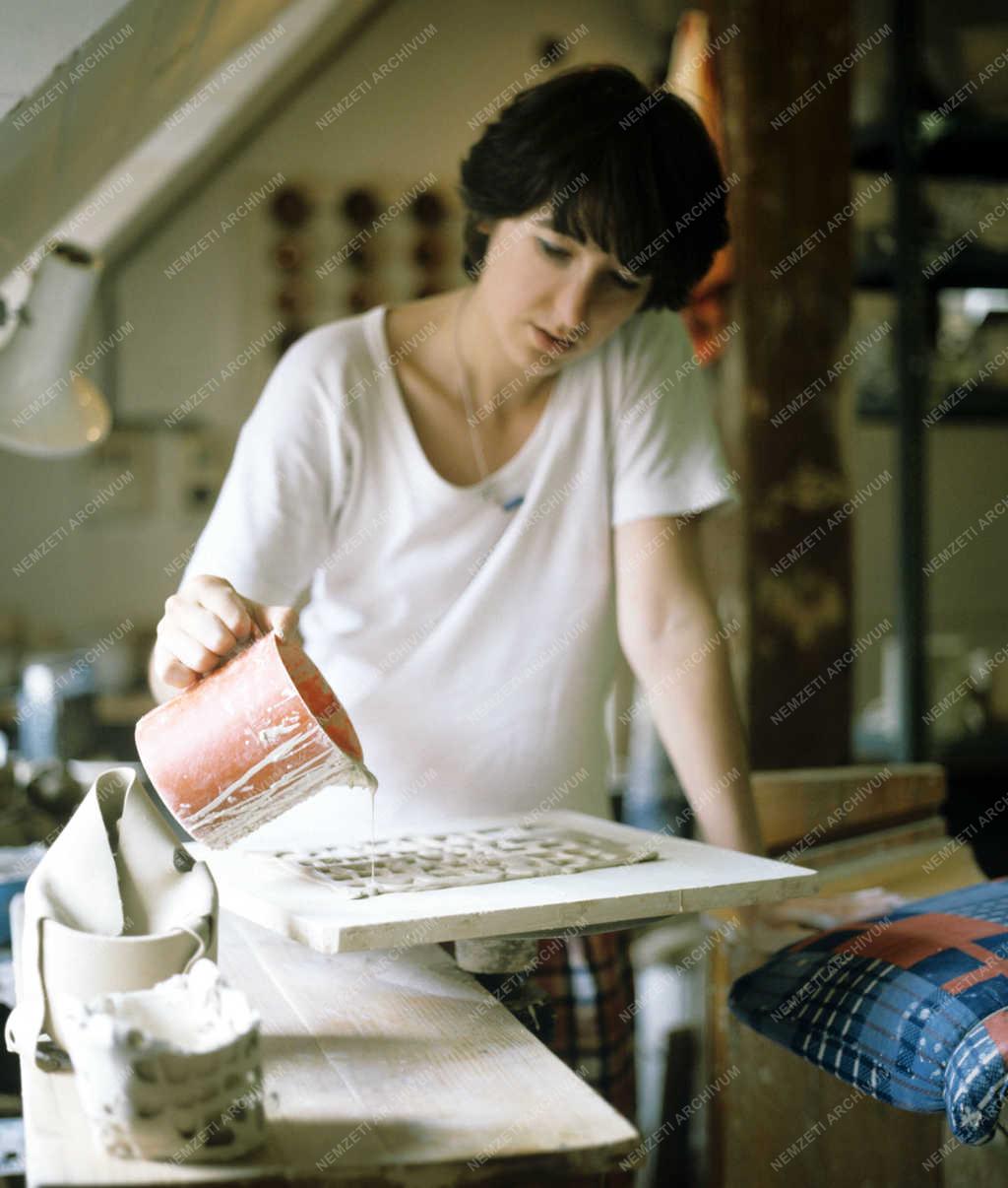 Képzőművészet - Nemzetközi Kerámia Kísérleti Stúdió