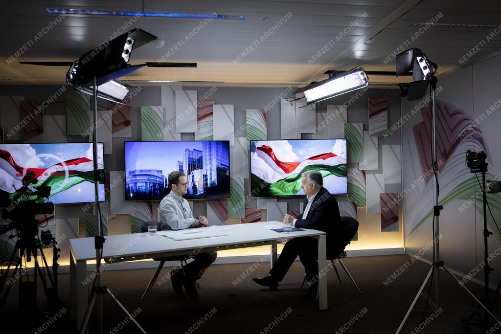 Miniszterelnöki interjú a Kossuth rádióban