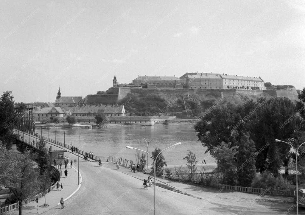 Városkép - Jugoszlávia - Péterváradi vár