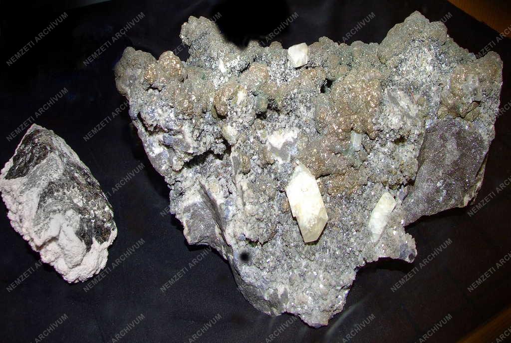 Természet - Ásvány - Ezüströg